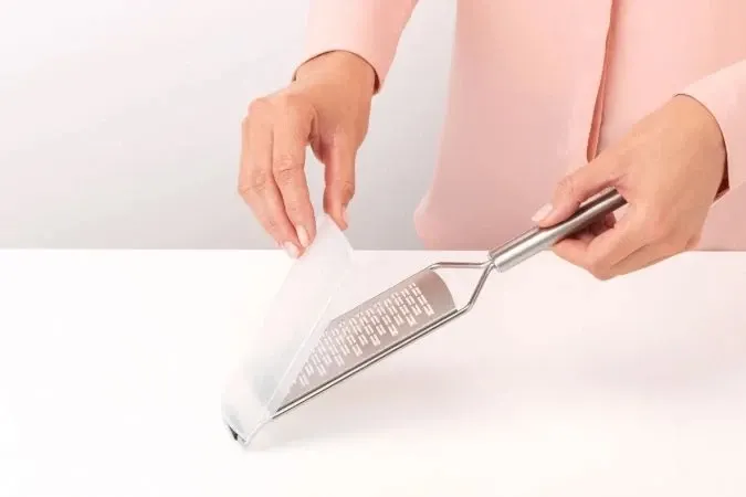 Тертка Brabantia Profile Line | 30.5x7.4x2.2 см | сріблястий (250941)