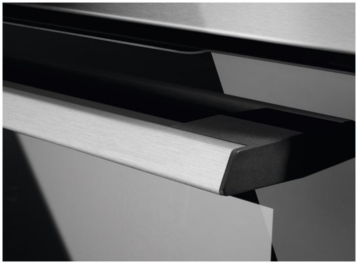 Духова шафа Electrolux EOE7P31Z