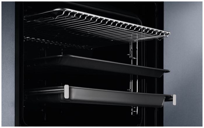 Духова шафа Electrolux EOE7P31Z