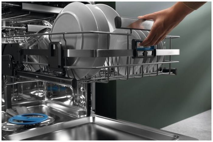 Посудомийна машина Electrolux EEC967300L
