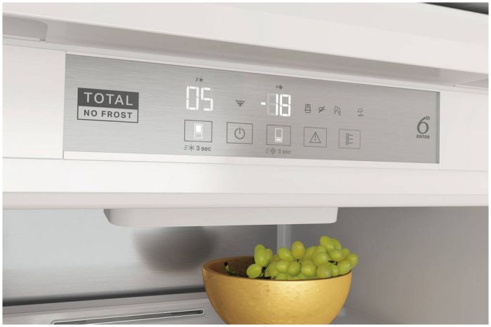 Холодильник Whirlpool WHC 18 T 573