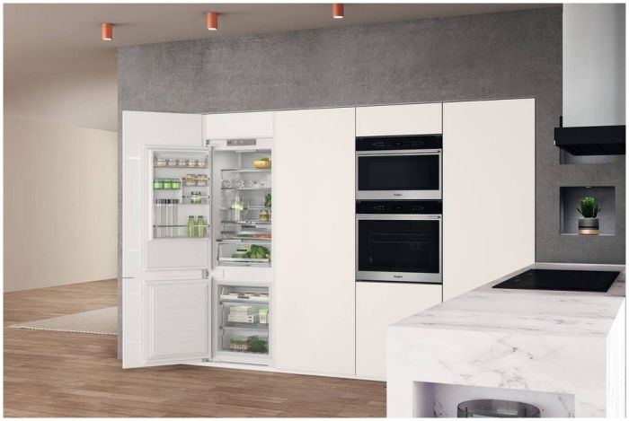 Холодильник Whirlpool WHC 18 T 573