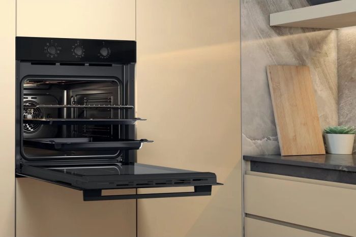 Духова шафа Whirlpool OMK 38 HU0B