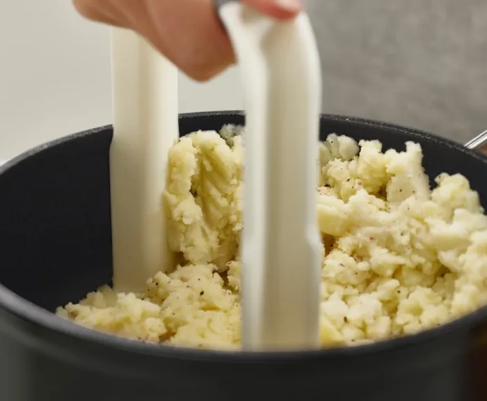 Картоплем’ялка Joseph Joseph Easy-Mash | білий (20140)